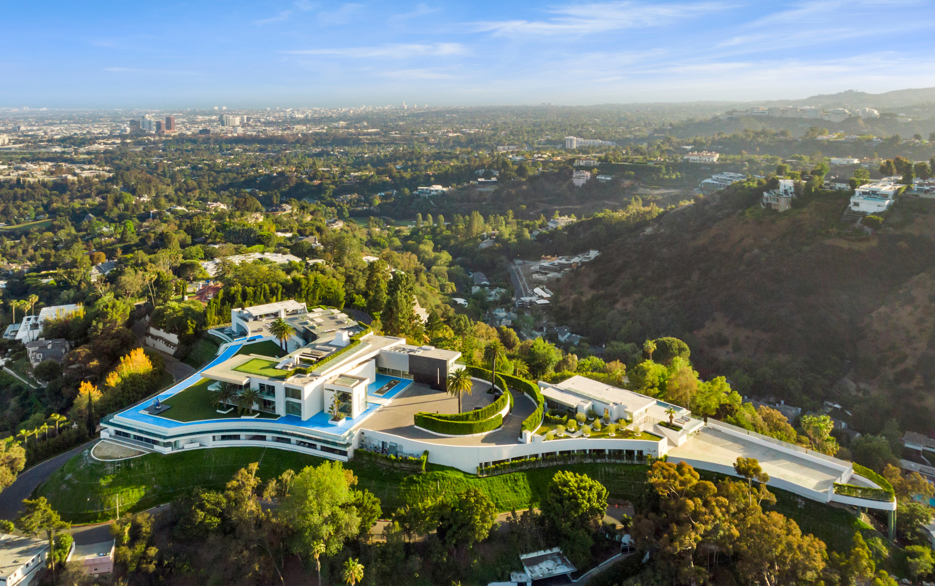 America's Largest Home Goes to Auction | Barnebys Magazine